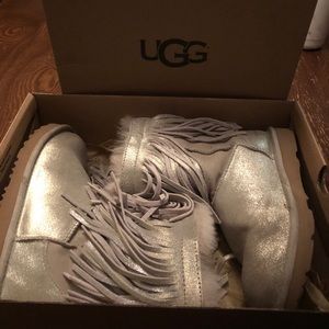 Ugg’s Youth size 4 Metallic Fringe Boots